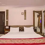 Fabstays-Cottage Crown Plaza